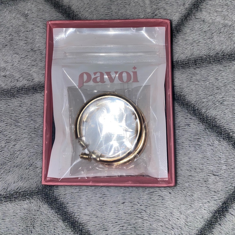 Pavoi Gold Hoop earrings